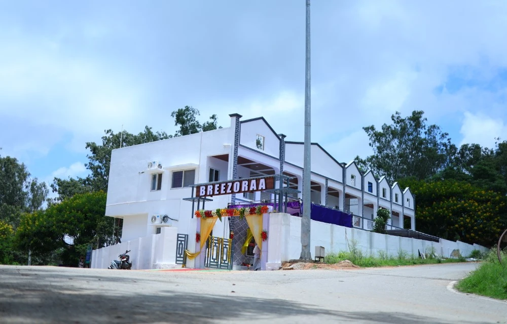Hotel Breezoraa